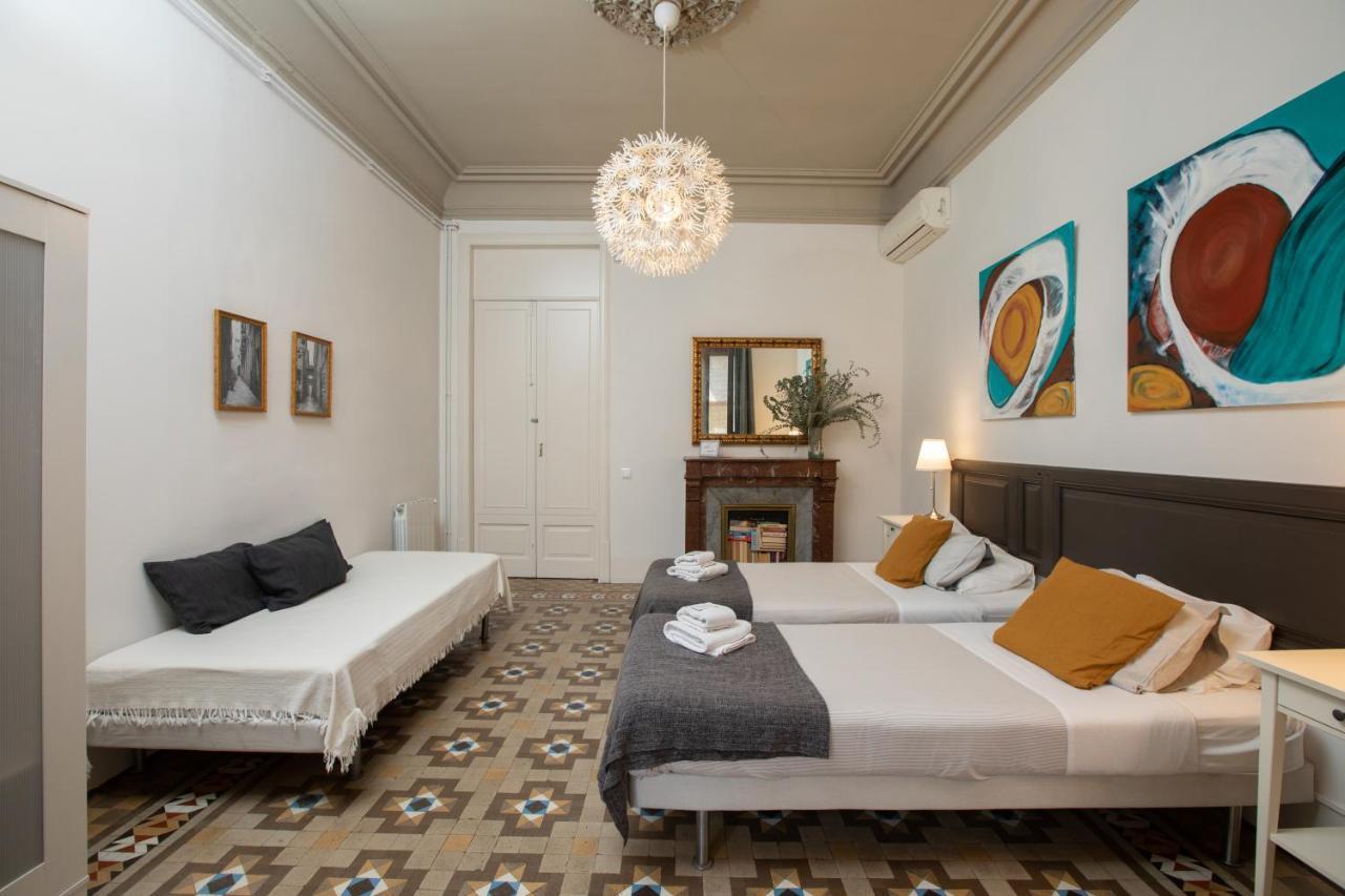 Casa Maca Guest House Barcelona Exterior photo